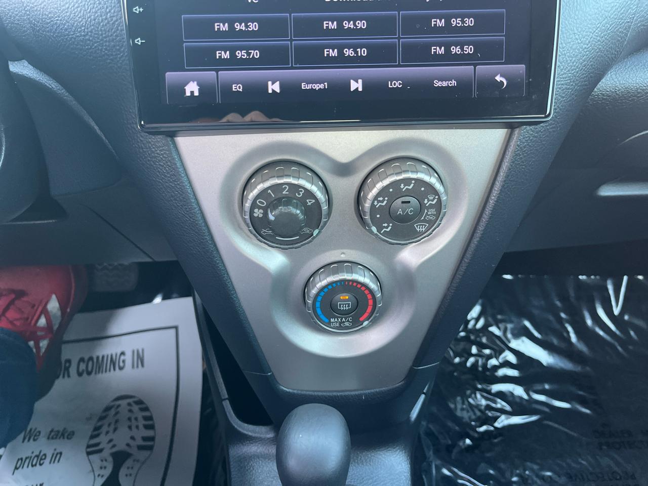 Toyota Yaris Sedan 4-Speed AT 2010