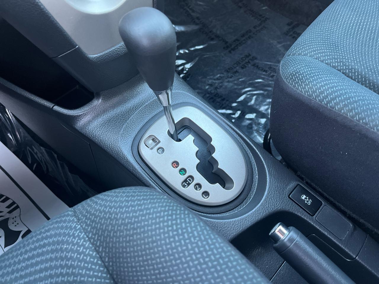 Toyota Yaris Sedan 4-Speed AT 2010