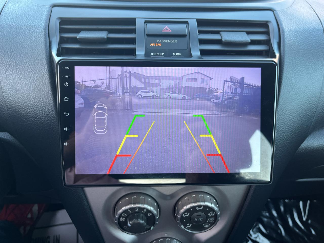 Toyota Yaris Sedan 4-Speed AT 2010