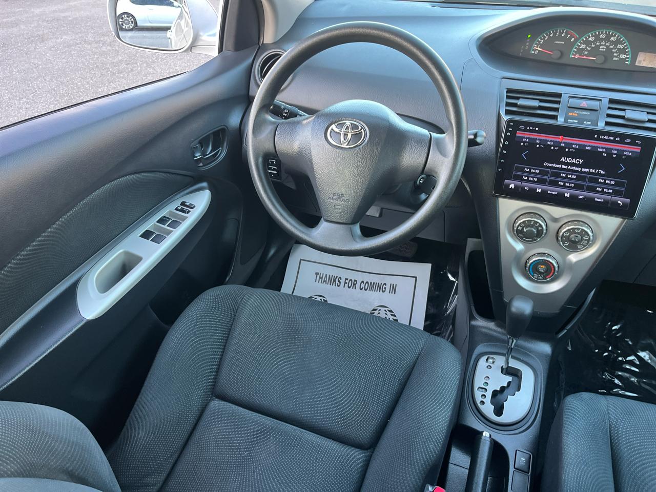 Toyota Yaris Sedan 4-Speed AT 2010