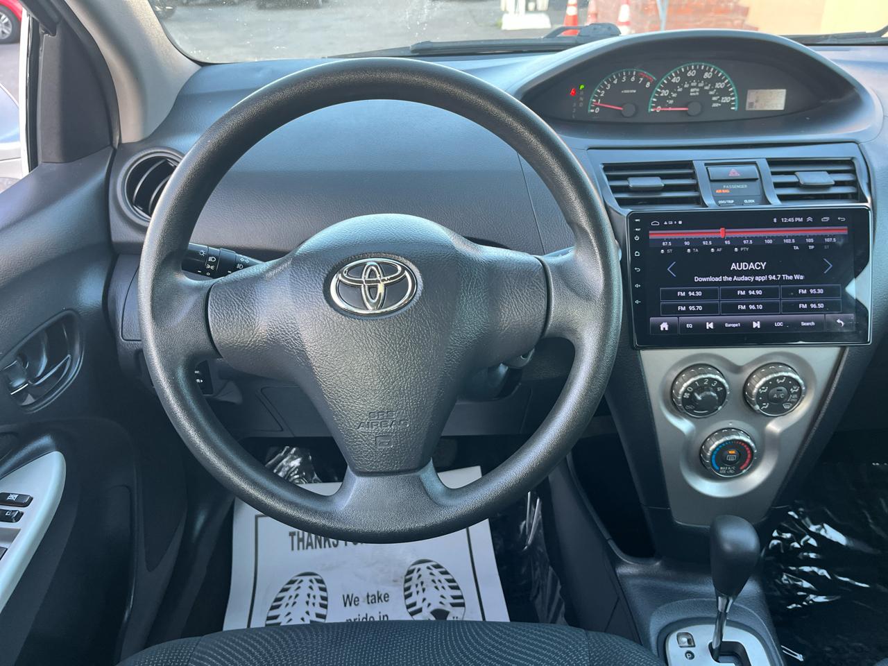 Toyota Yaris Sedan 4-Speed AT 2010