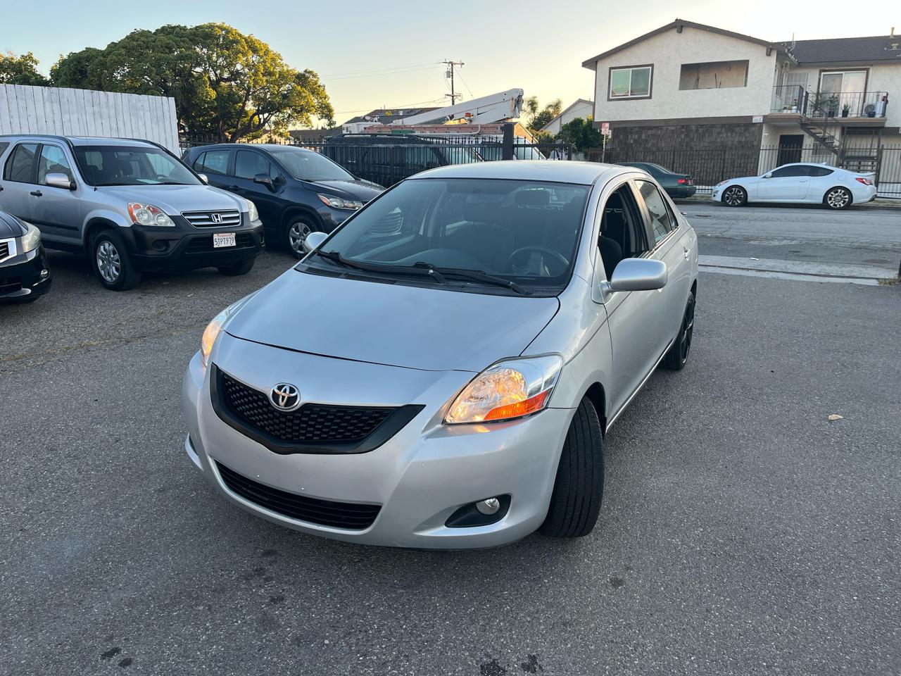 Toyota Yaris Sedan 4-Speed AT 2010