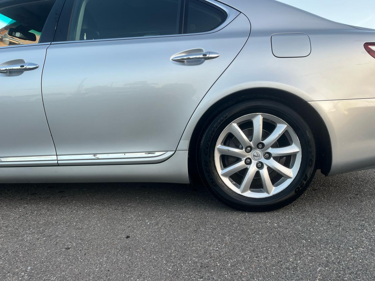 Lexus LS 460 Luxury Sedan 2008