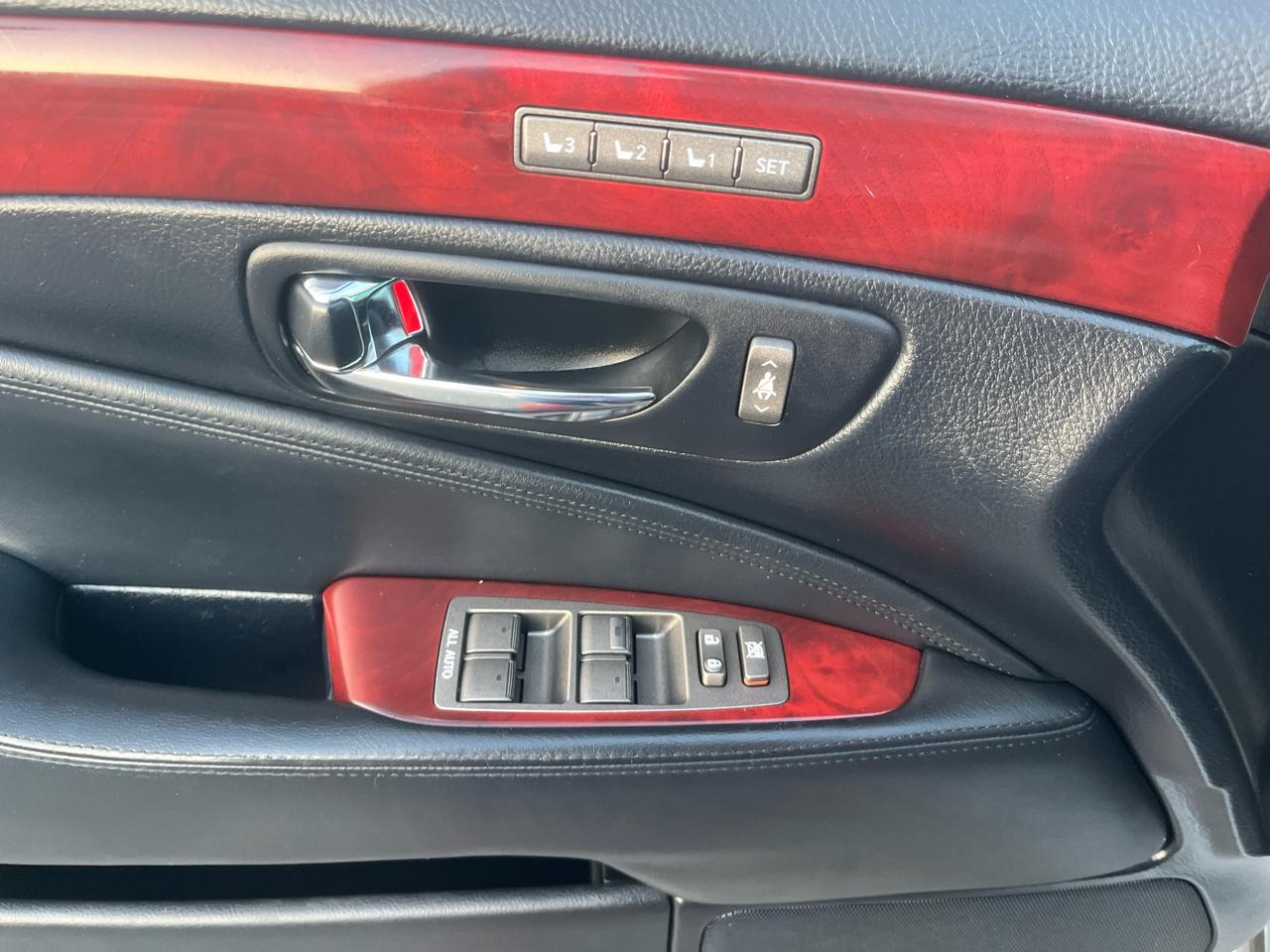 Lexus LS 460 Luxury Sedan 2008