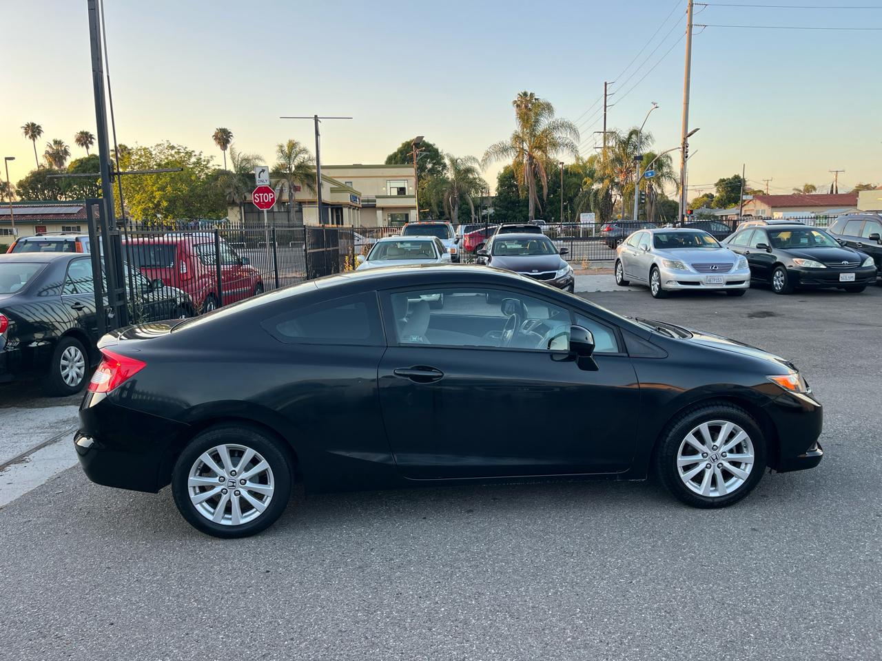 Honda Civic LX Coupe 5-Speed AT 2012