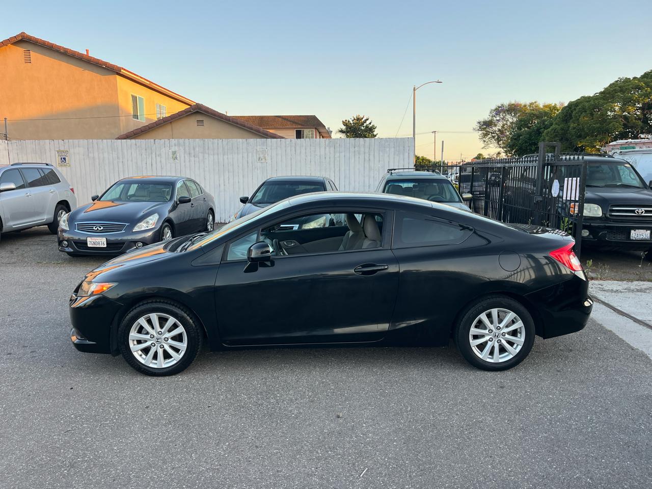 Honda Civic LX Coupe 5-Speed AT 2012