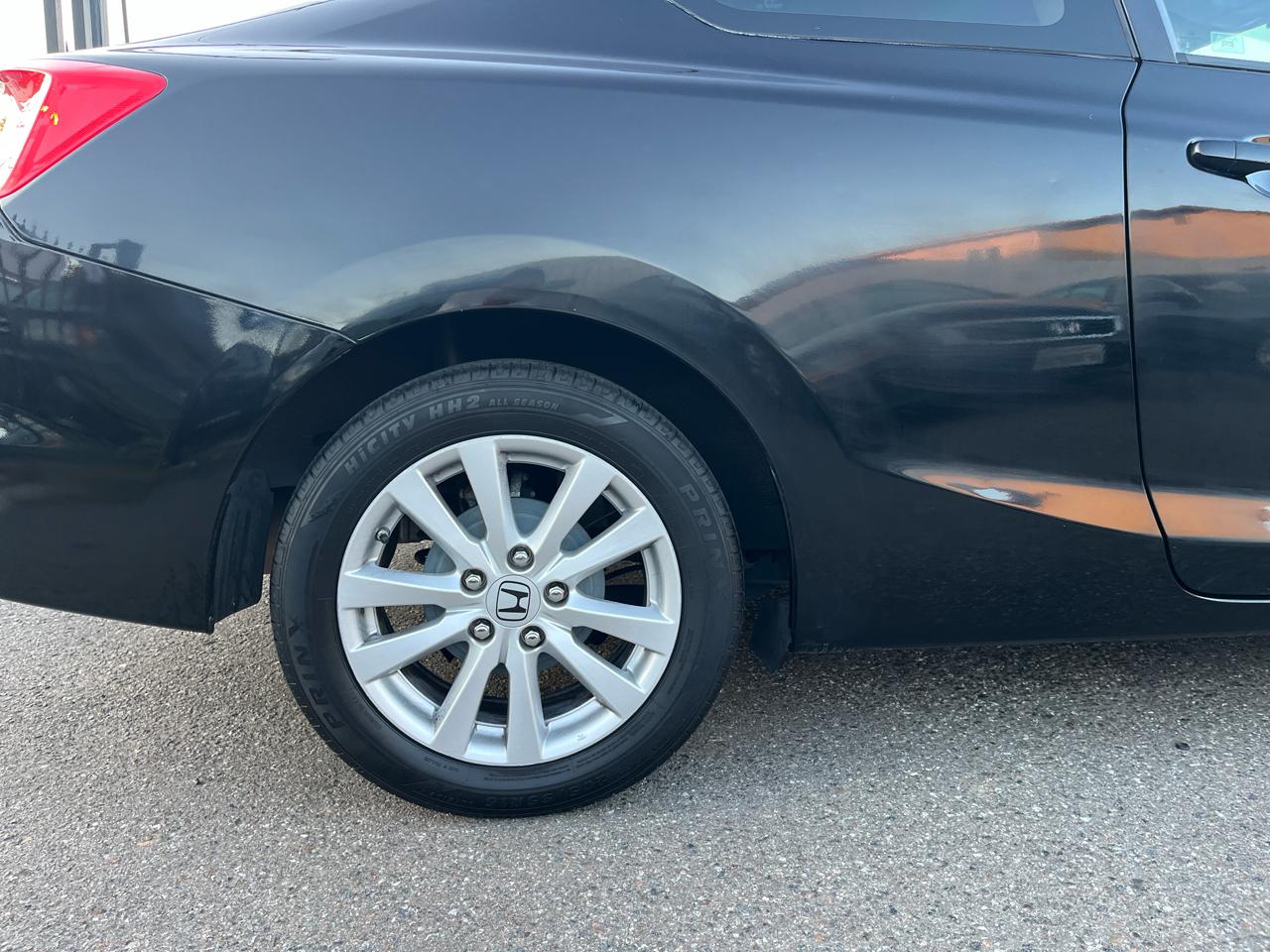 Honda Civic LX Coupe 5-Speed AT 2012