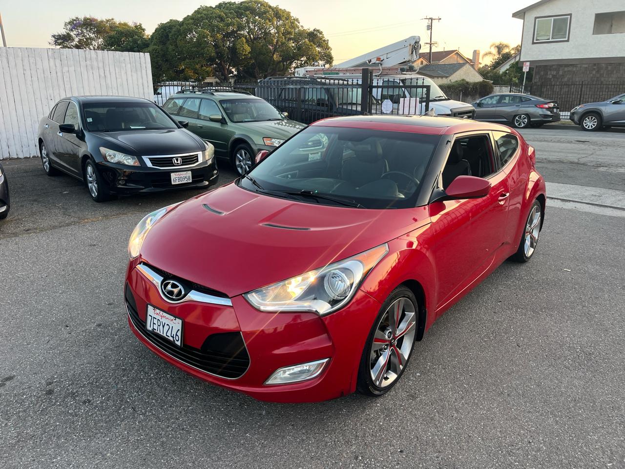Hyundai Veloster Base 2013