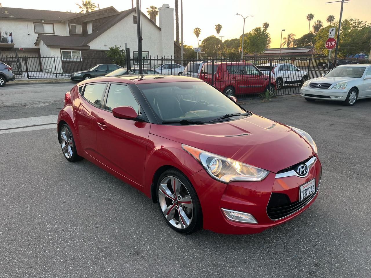 Hyundai Veloster Base 2013