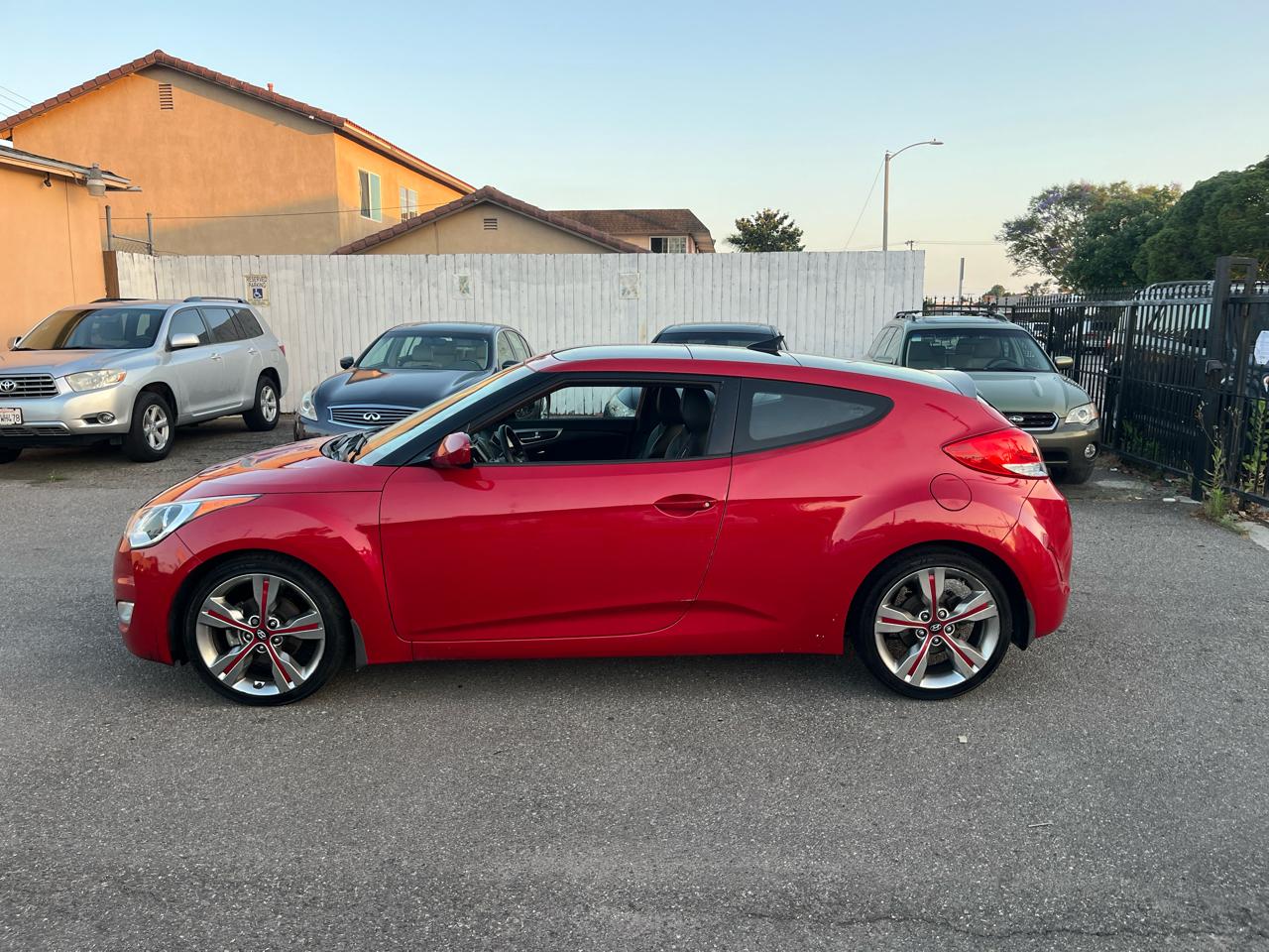 Hyundai Veloster Base 2013