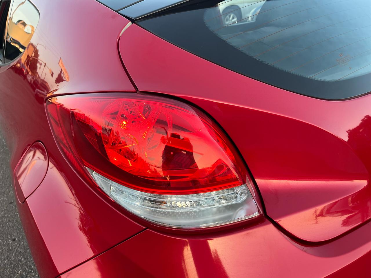 Hyundai Veloster Base 2013