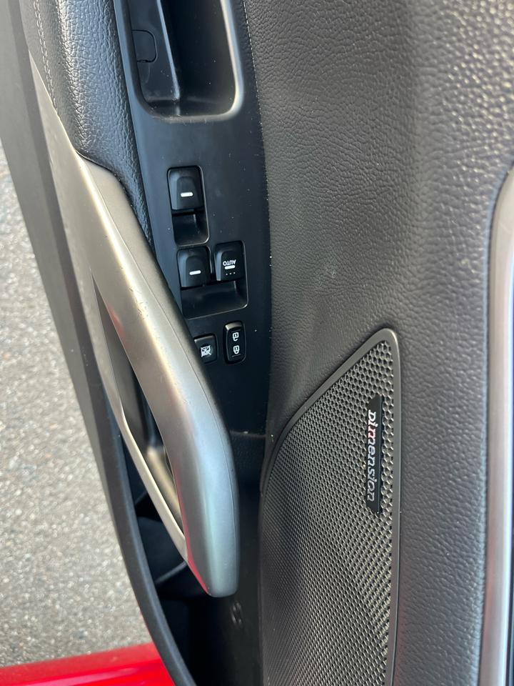 Hyundai Veloster Base 2013