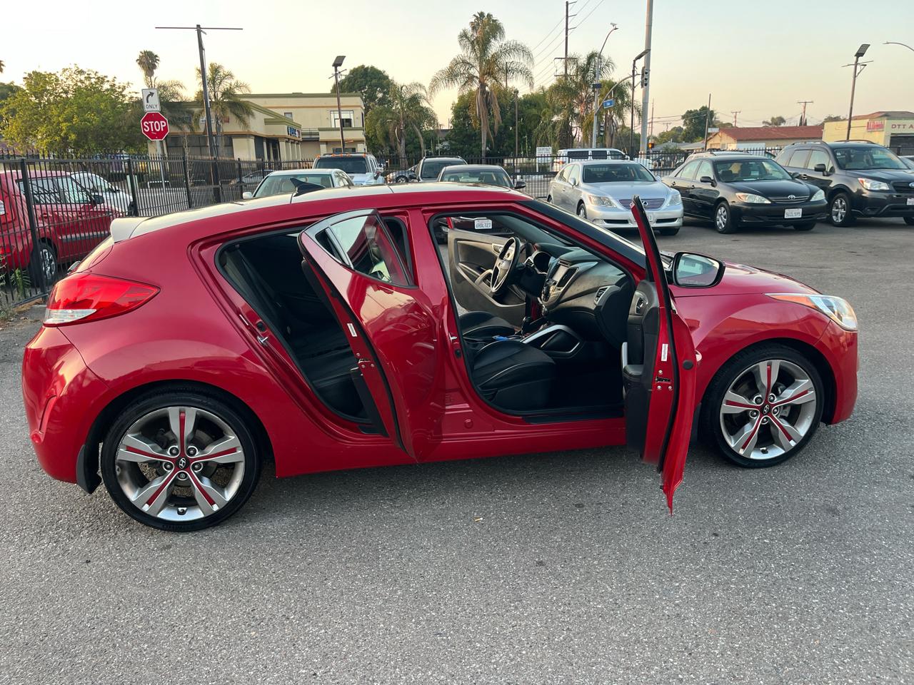 Hyundai Veloster Base 2013