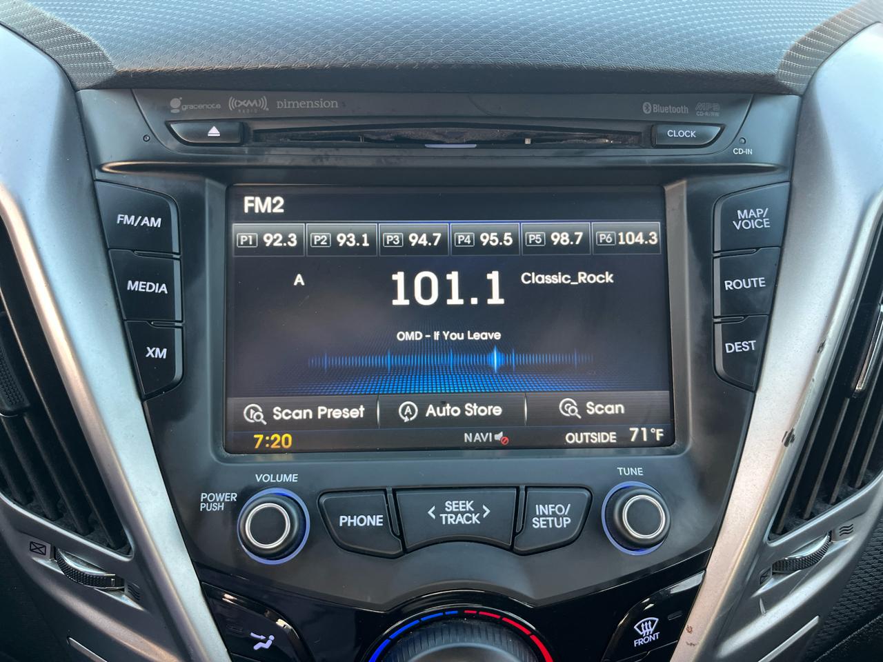 Hyundai Veloster Base 2013