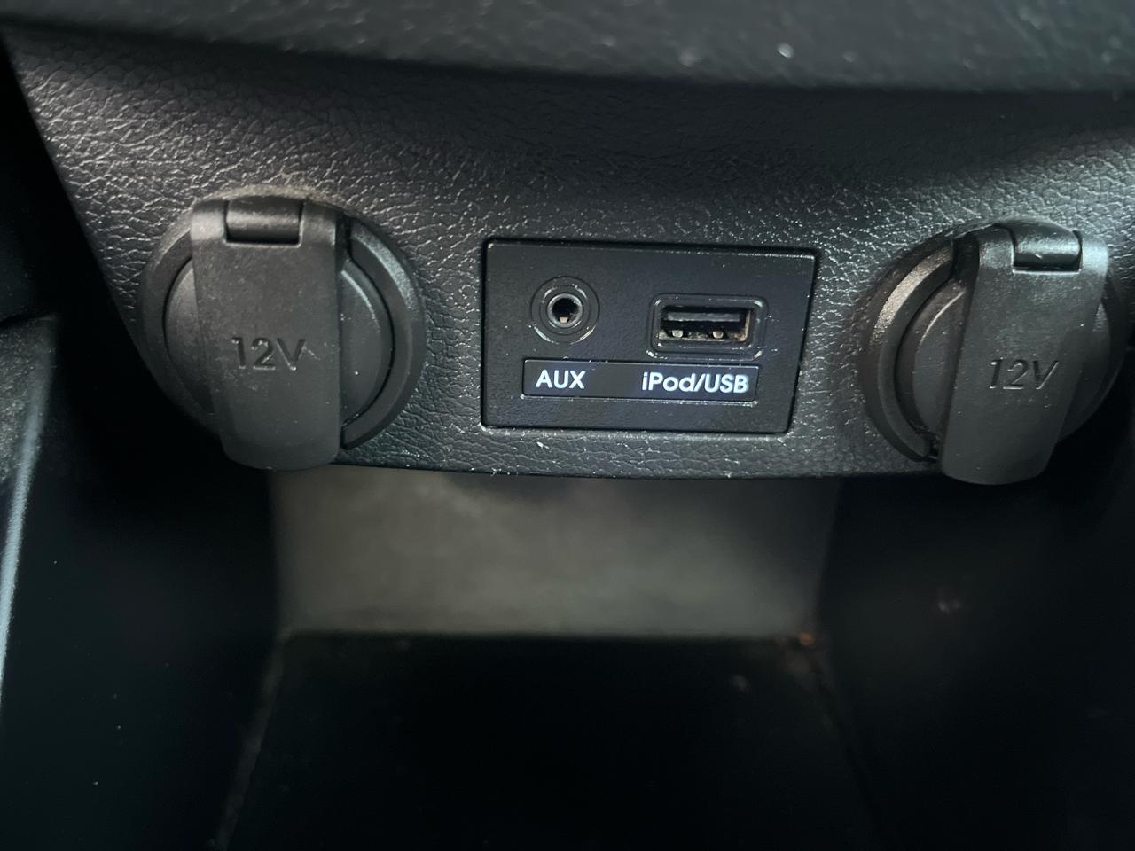 Hyundai Veloster Base 2013