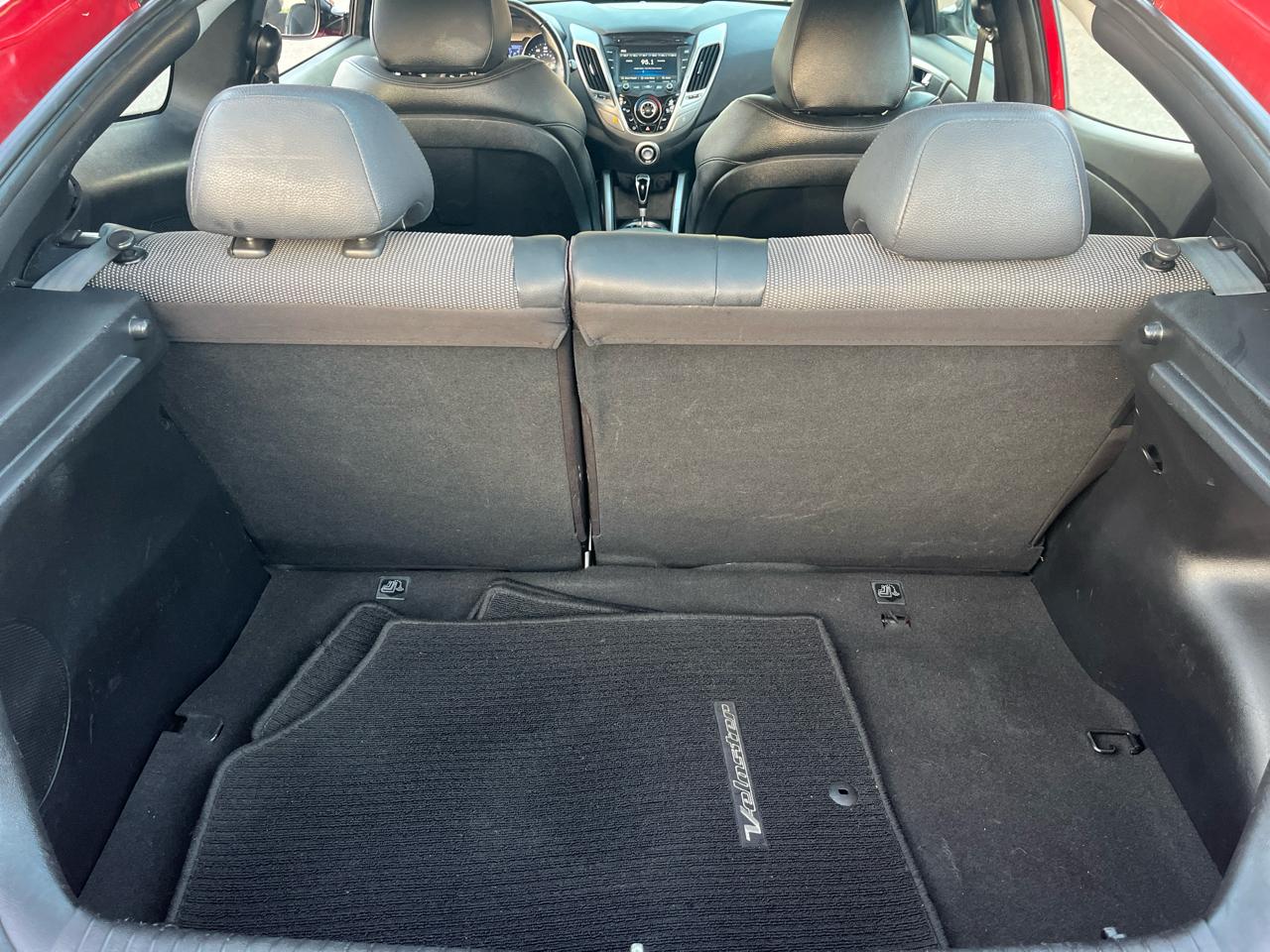 Hyundai Veloster Base 2013