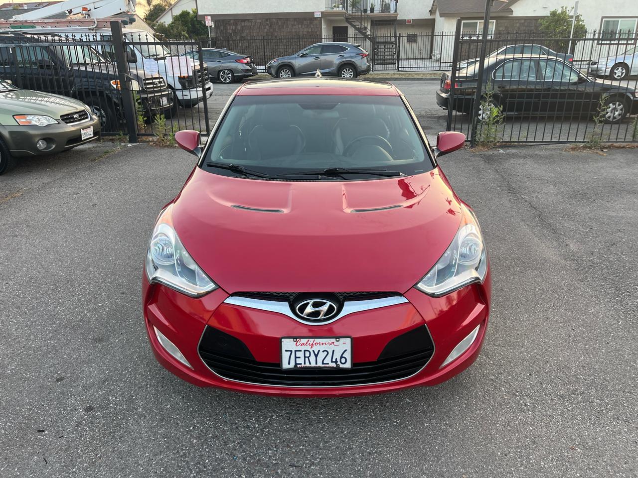Hyundai Veloster Base 2013