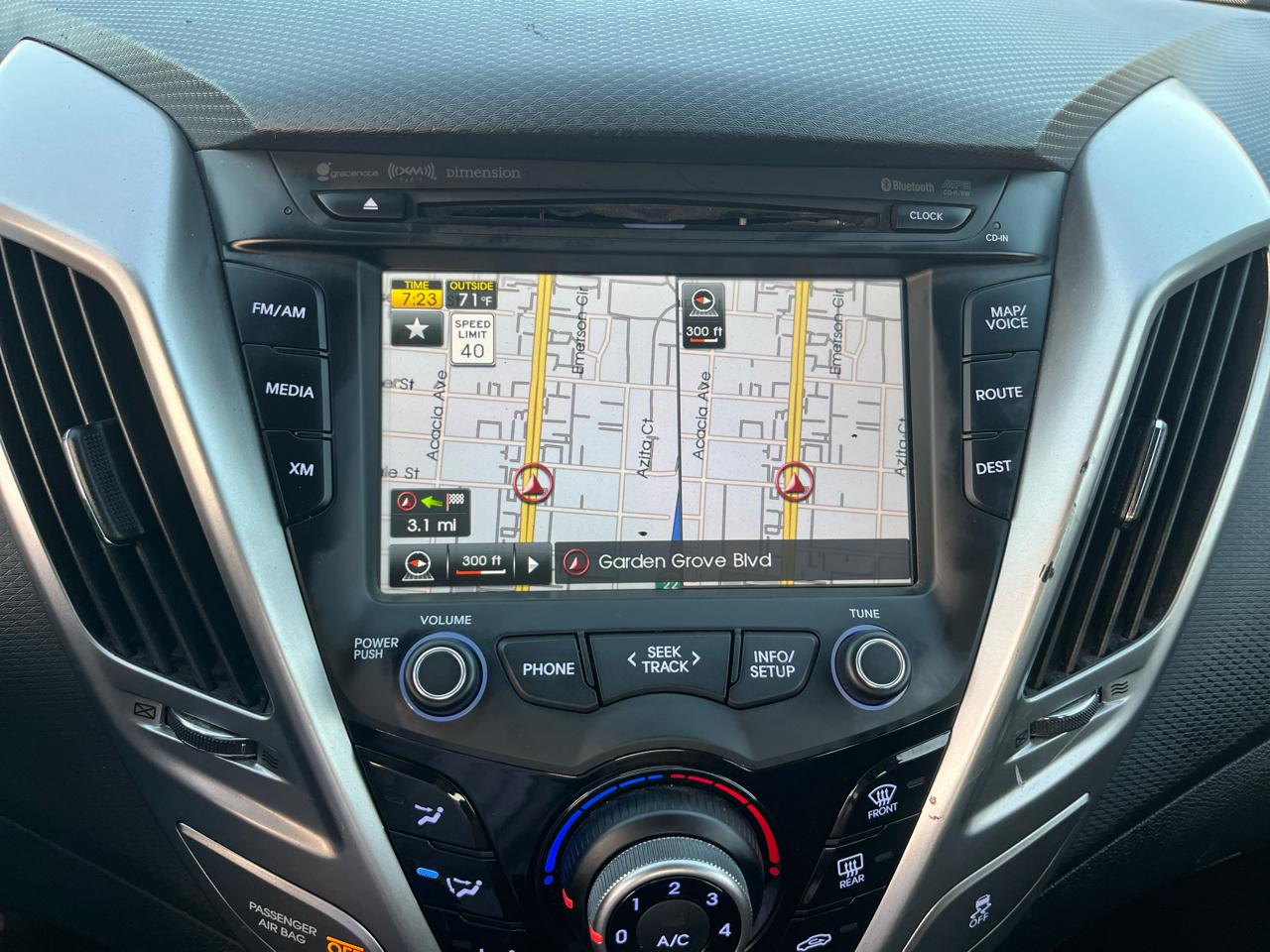 Hyundai Veloster Base 2013