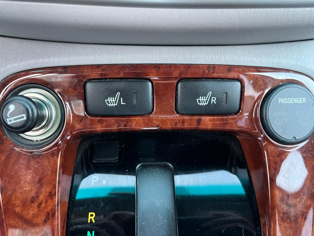 Toyota Highlander V6 2WD with 3rd-Row Seat 2005
