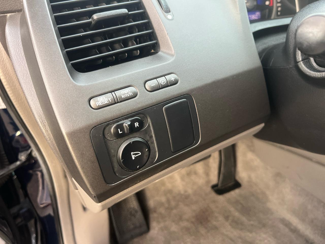 Honda Civic EX Coupe AT with Navigation 2007
