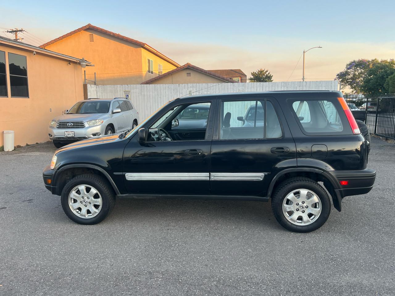 Honda CR-V LX 2WD 2000
