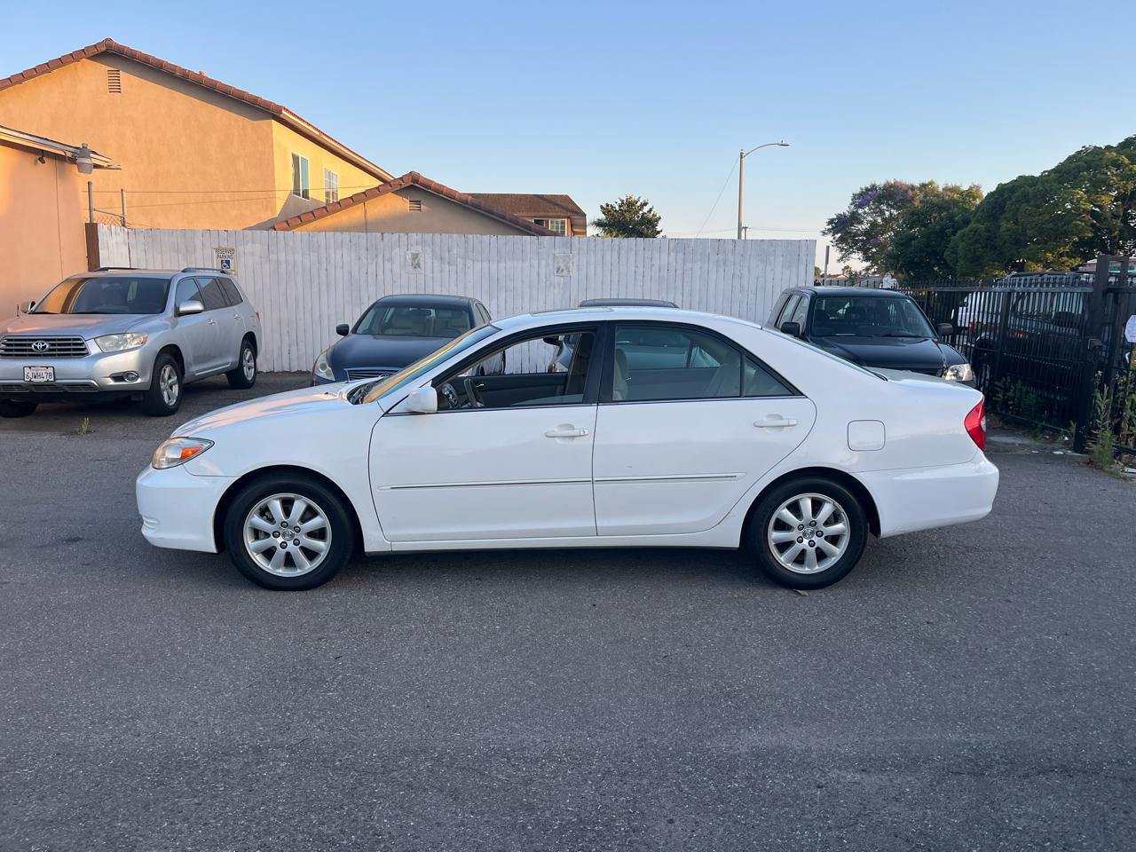 Toyota Camry 4dr Sdn XLE Auto 2002
