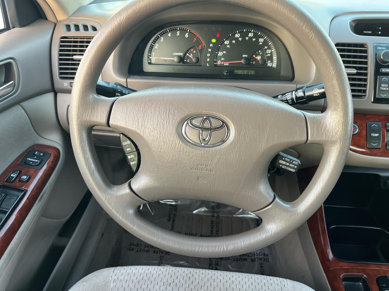 Toyota Camry 4dr Sdn XLE Auto 2002