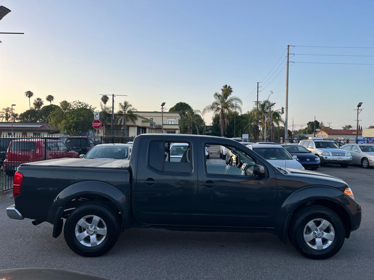 Nissan Frontier SL Crew Cab 4WD 2013