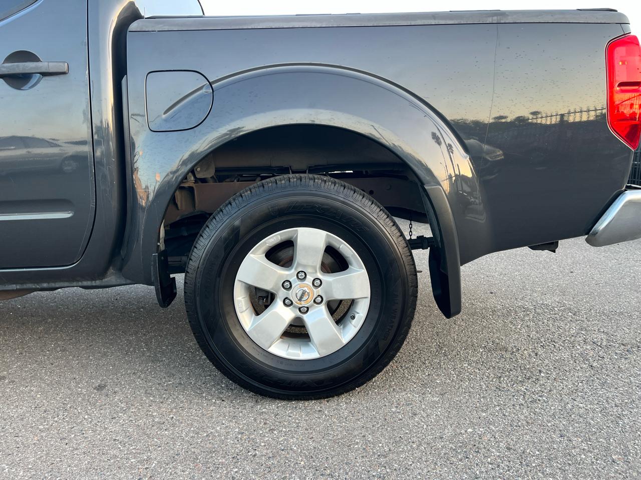 Nissan Frontier SL Crew Cab 4WD 2013