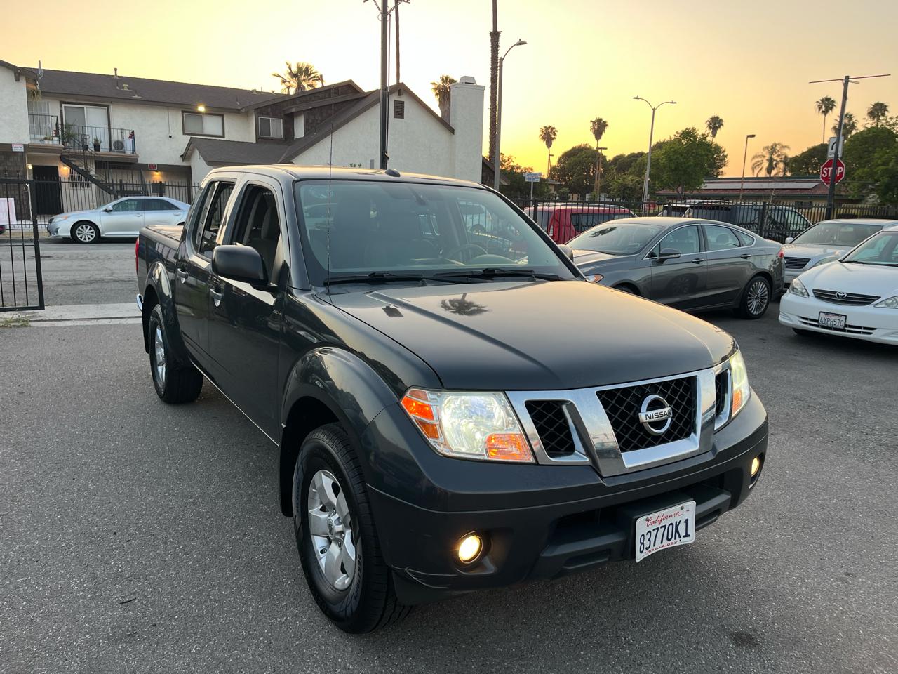 Nissan Frontier SL Crew Cab 4WD 2013