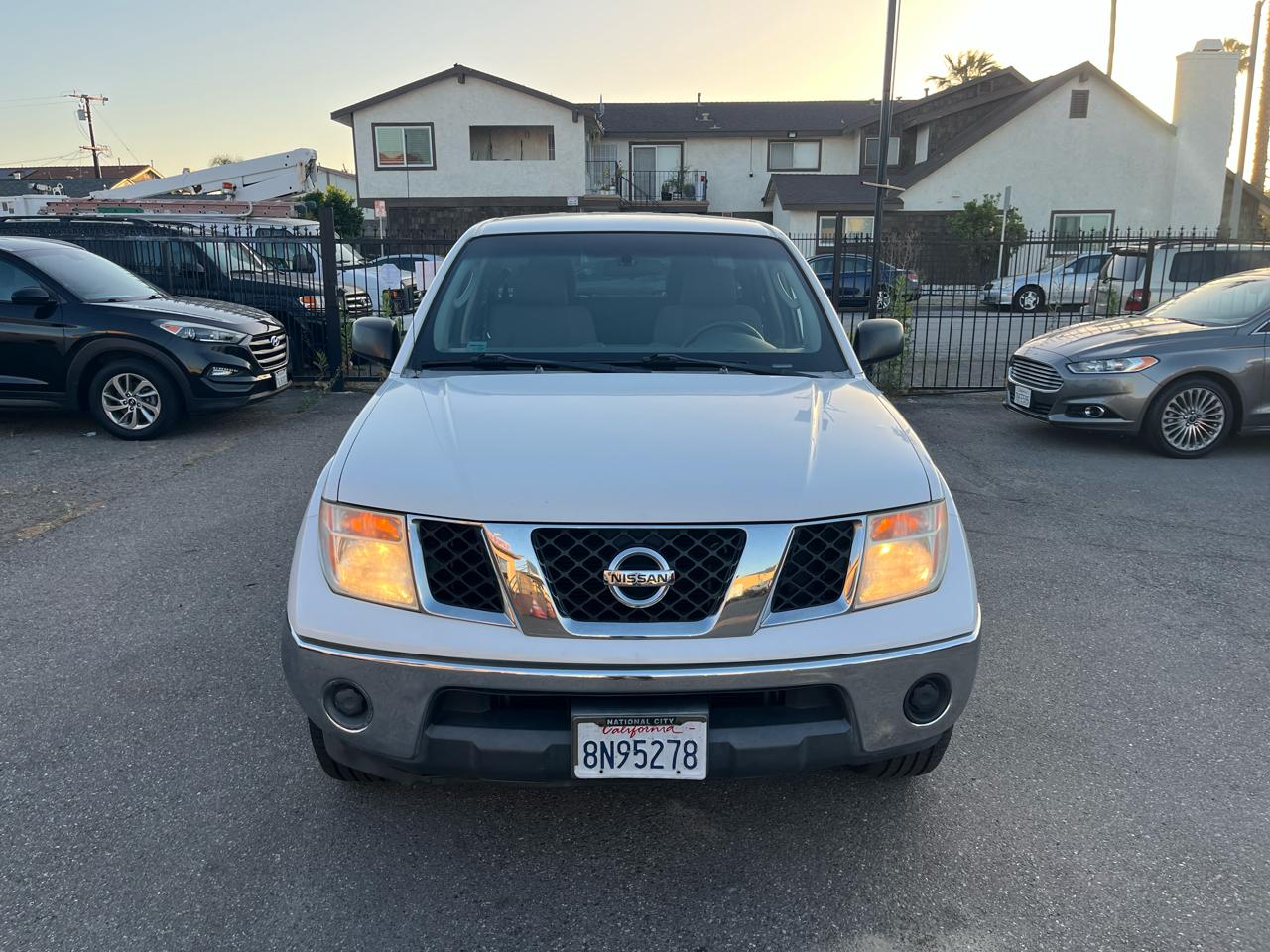 Nissan Frontier LE Crew Cab 2WD 2008