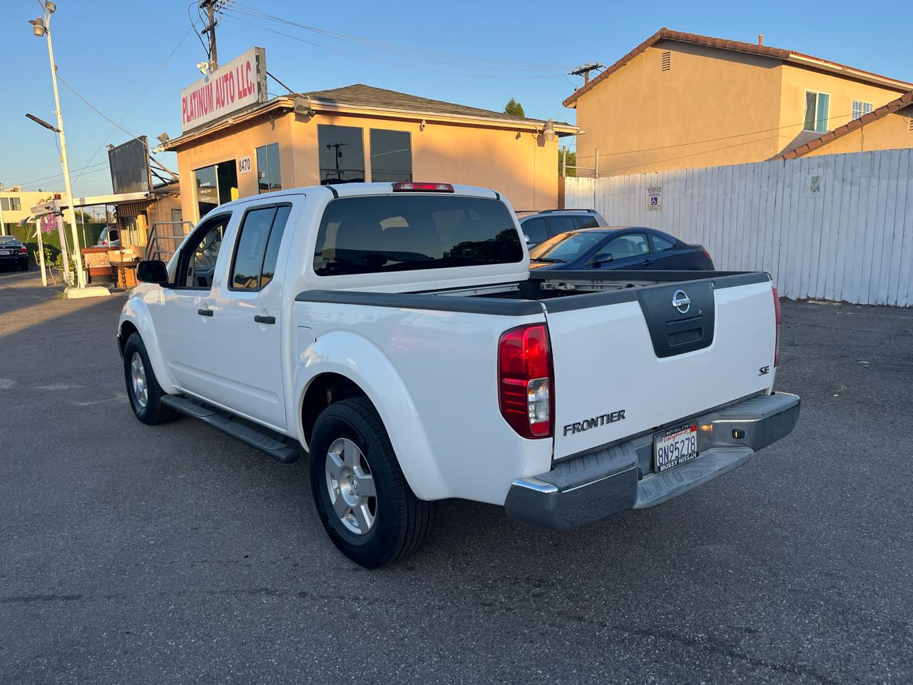 Nissan Frontier LE Crew Cab 2WD 2008