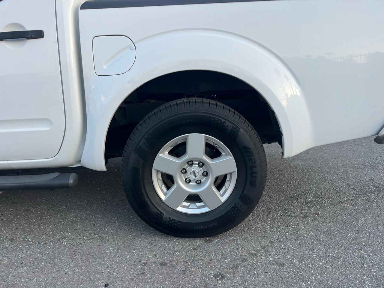 Nissan Frontier LE Crew Cab 2WD 2008