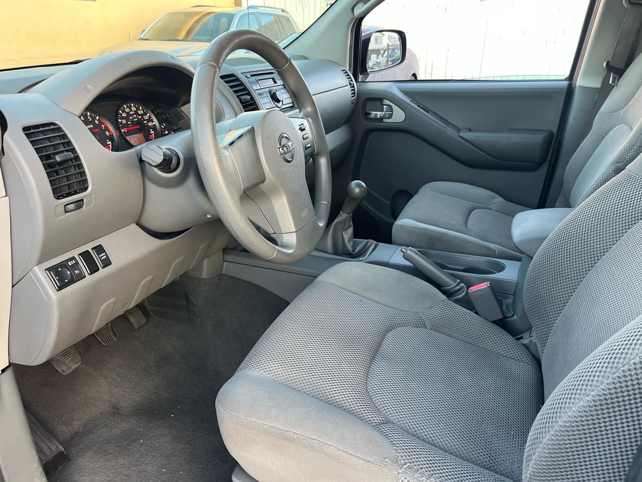 Nissan Frontier LE Crew Cab 2WD 2008