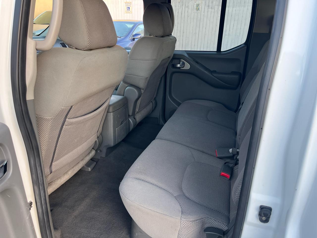 Nissan Frontier LE Crew Cab 2WD 2008