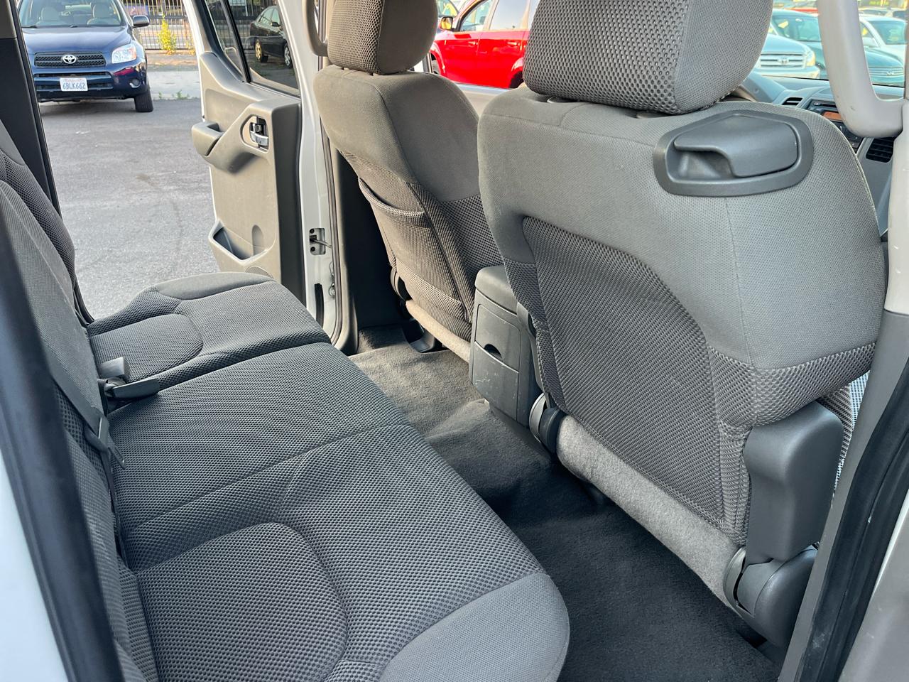 Nissan Frontier LE Crew Cab 2WD 2008
