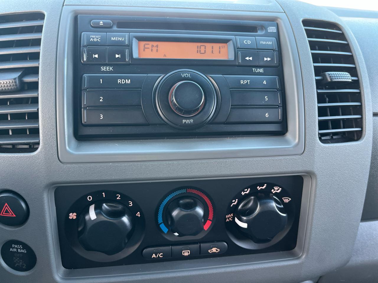 Nissan Frontier LE Crew Cab 2WD 2008