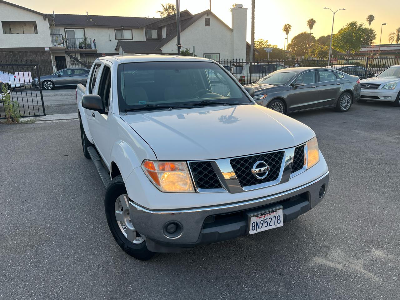 Nissan Frontier LE Crew Cab 2WD 2008