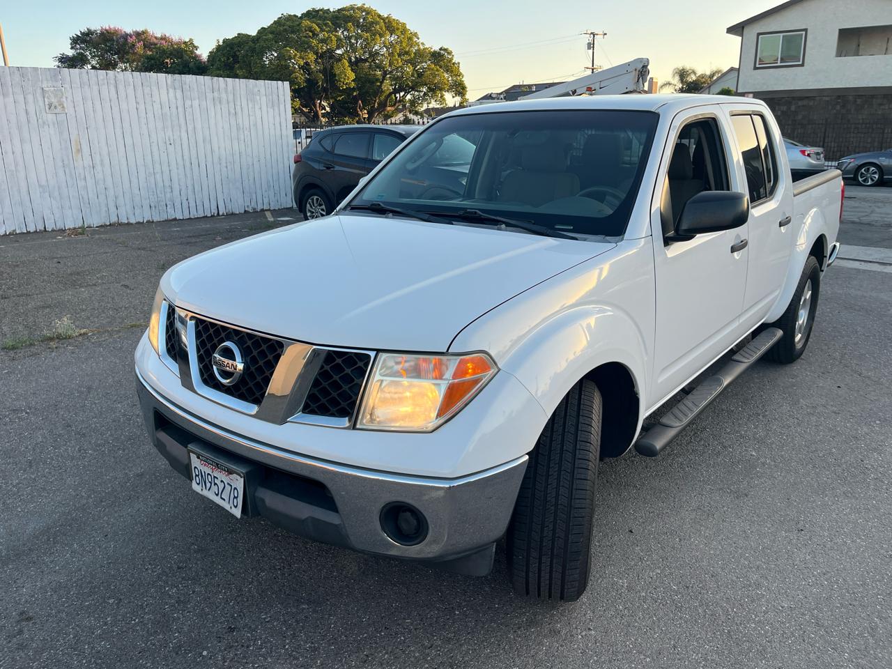 Nissan Frontier LE Crew Cab 2WD 2008