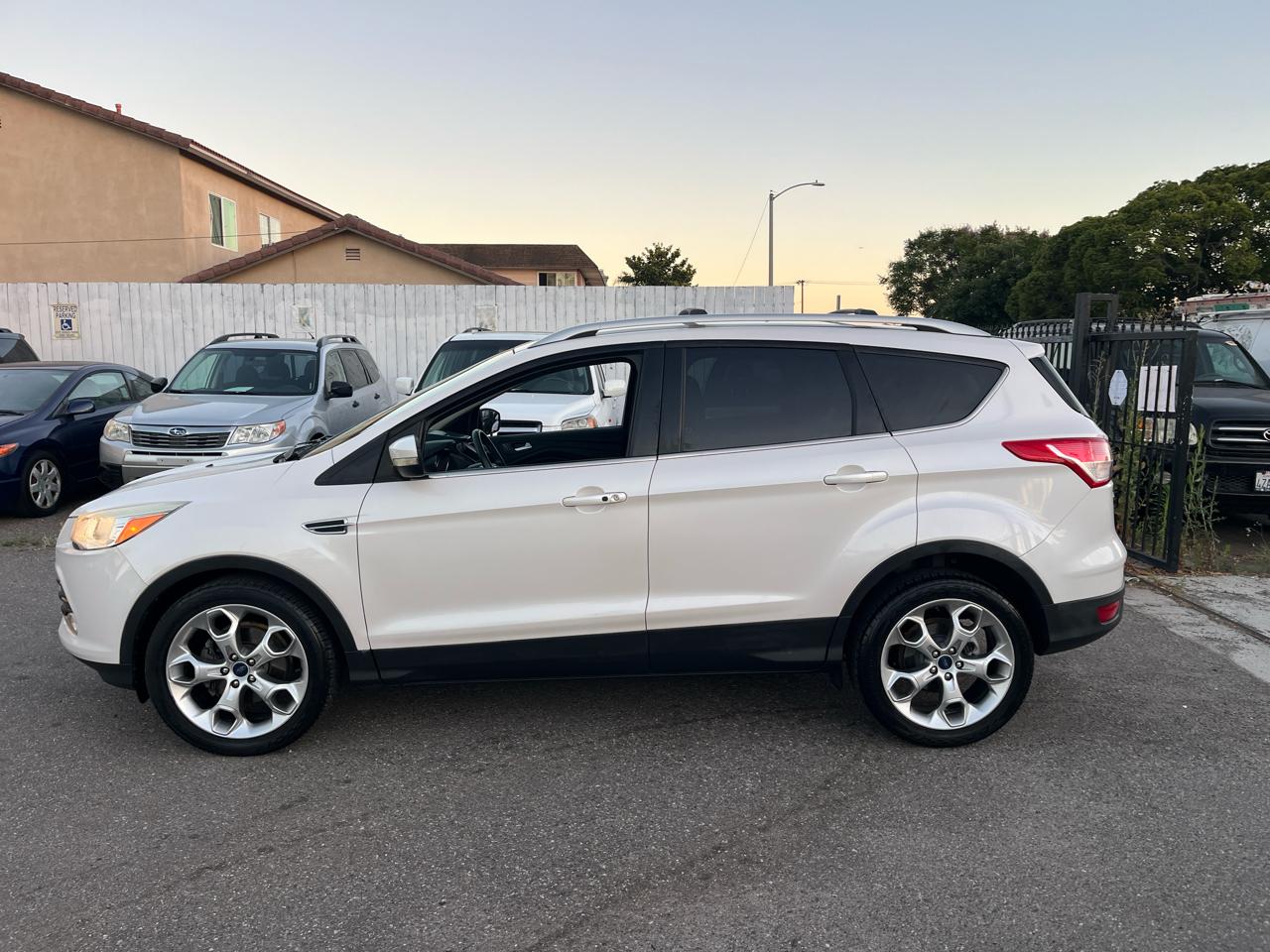 Ford Escape Titanium FWD 2014
