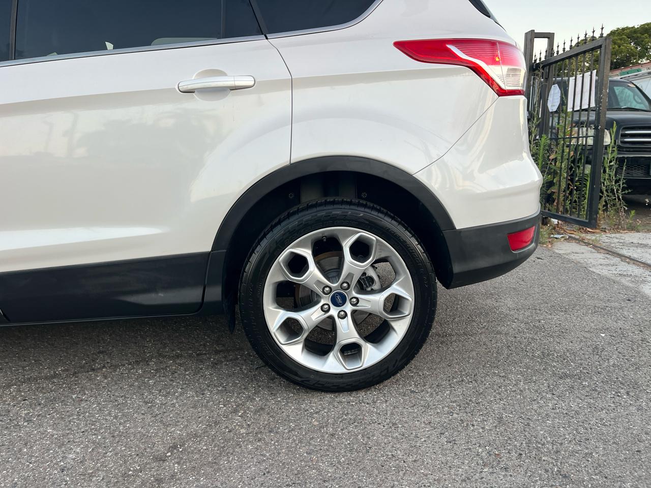 Ford Escape Titanium FWD 2014