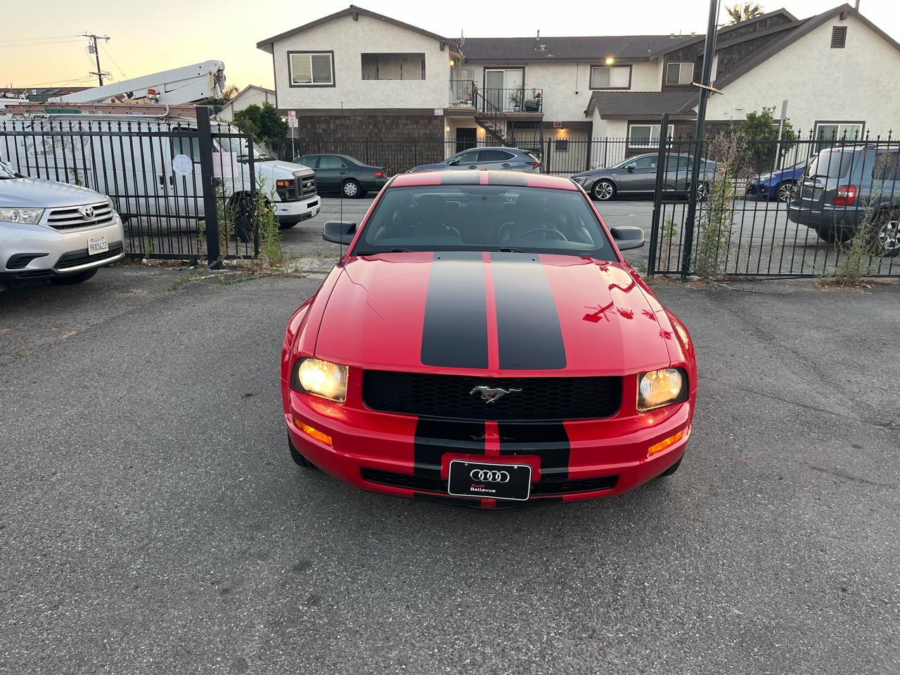 Ford Mustang V6 Deluxe Coupe 2005