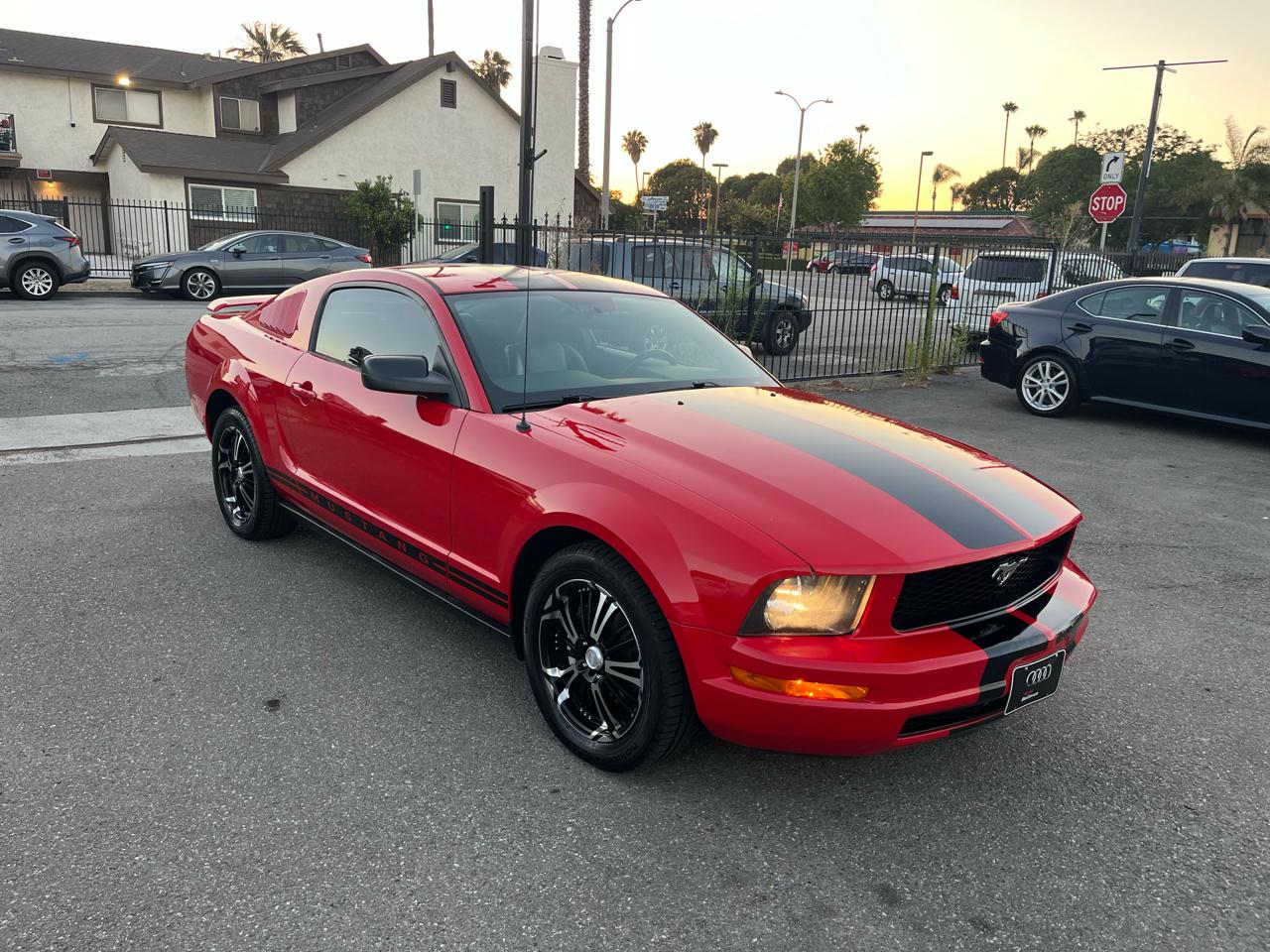 Ford Mustang V6 Deluxe Coupe 2005