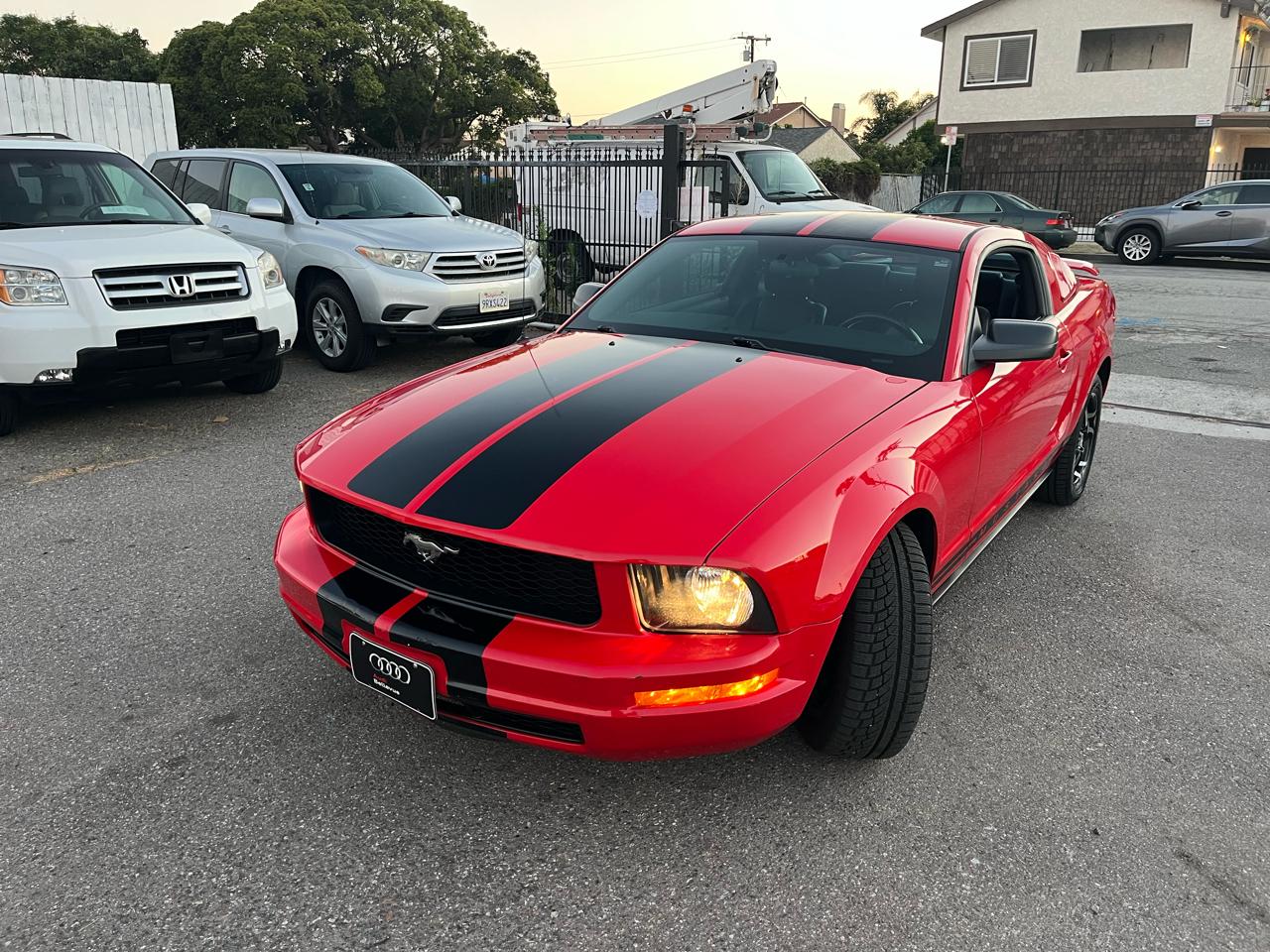 Ford Mustang V6 Deluxe Coupe 2005