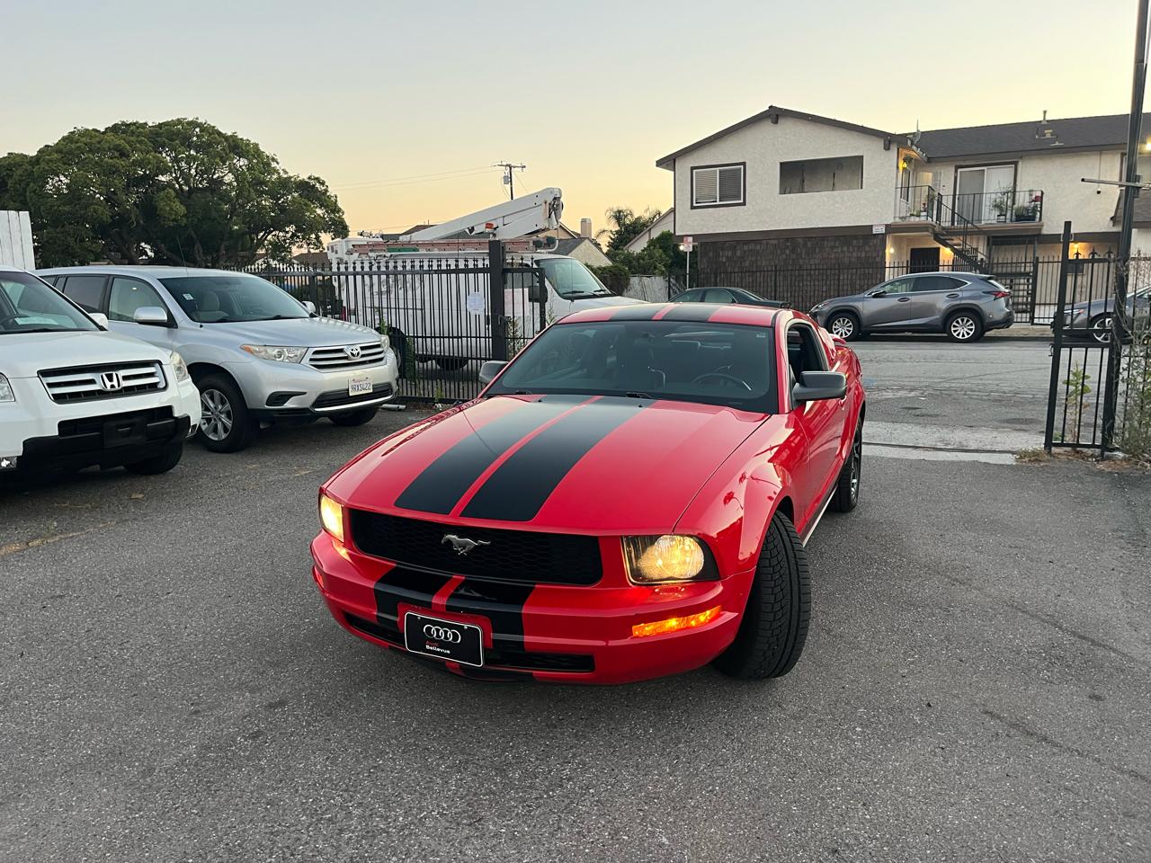 Ford Mustang V6 Deluxe Coupe 2005