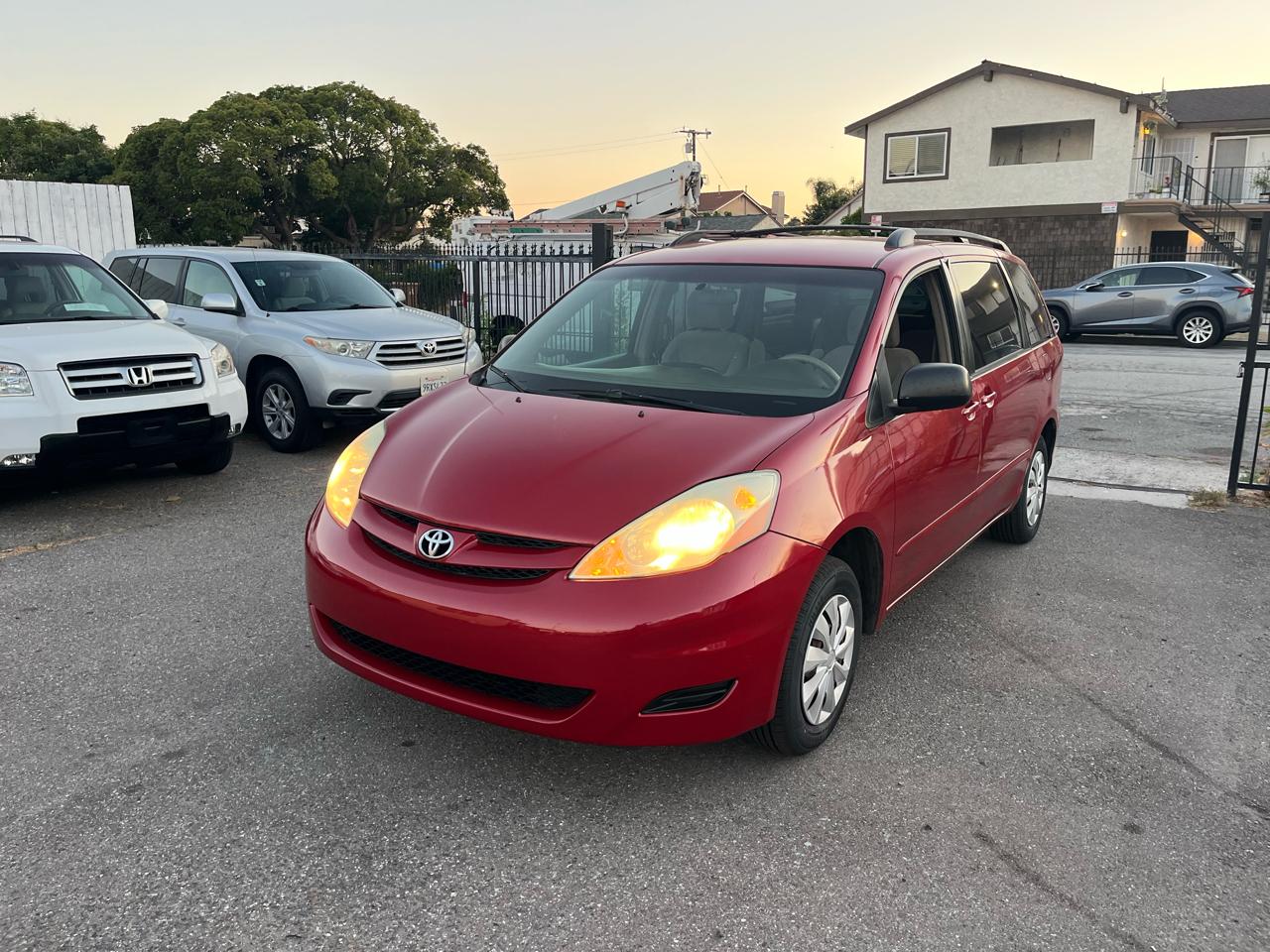 Toyota Sienna LE 7-Passenger 2006
