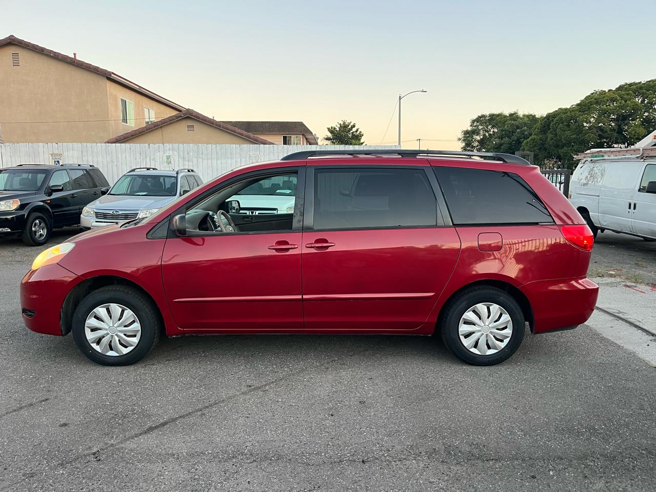 Toyota Sienna LE 7-Passenger 2006
