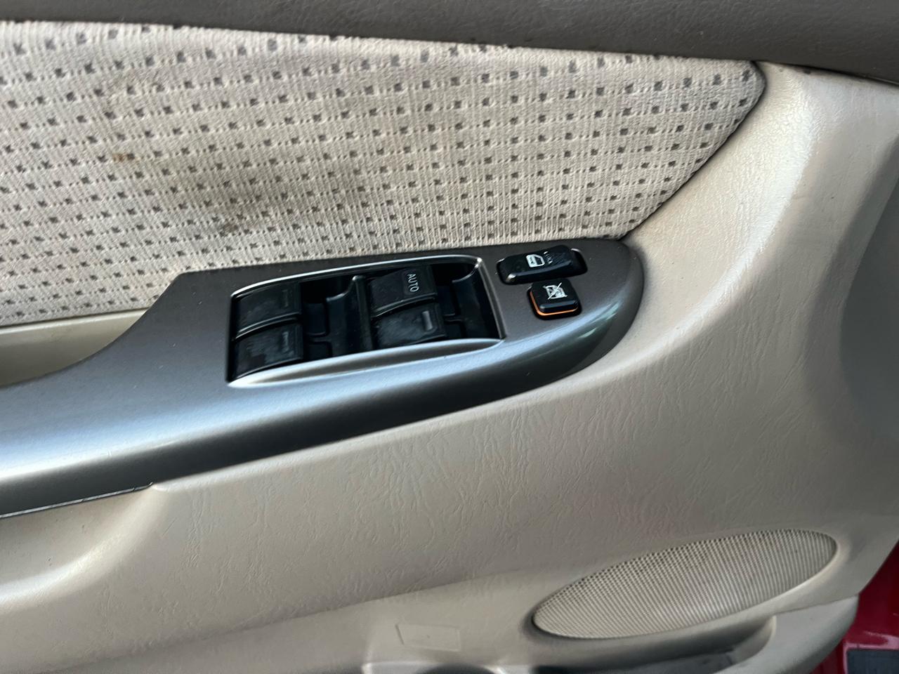 Toyota Sienna LE 7-Passenger 2006