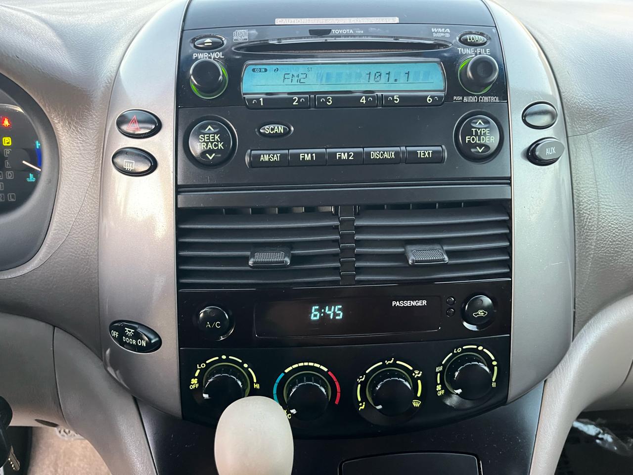 Toyota Sienna LE 7-Passenger 2006