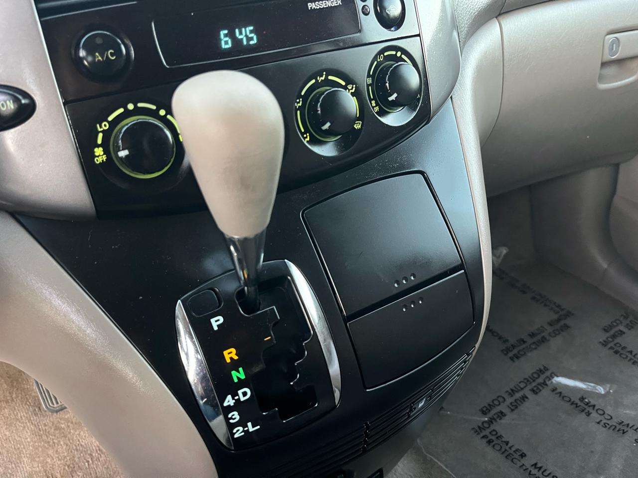 Toyota Sienna LE 7-Passenger 2006